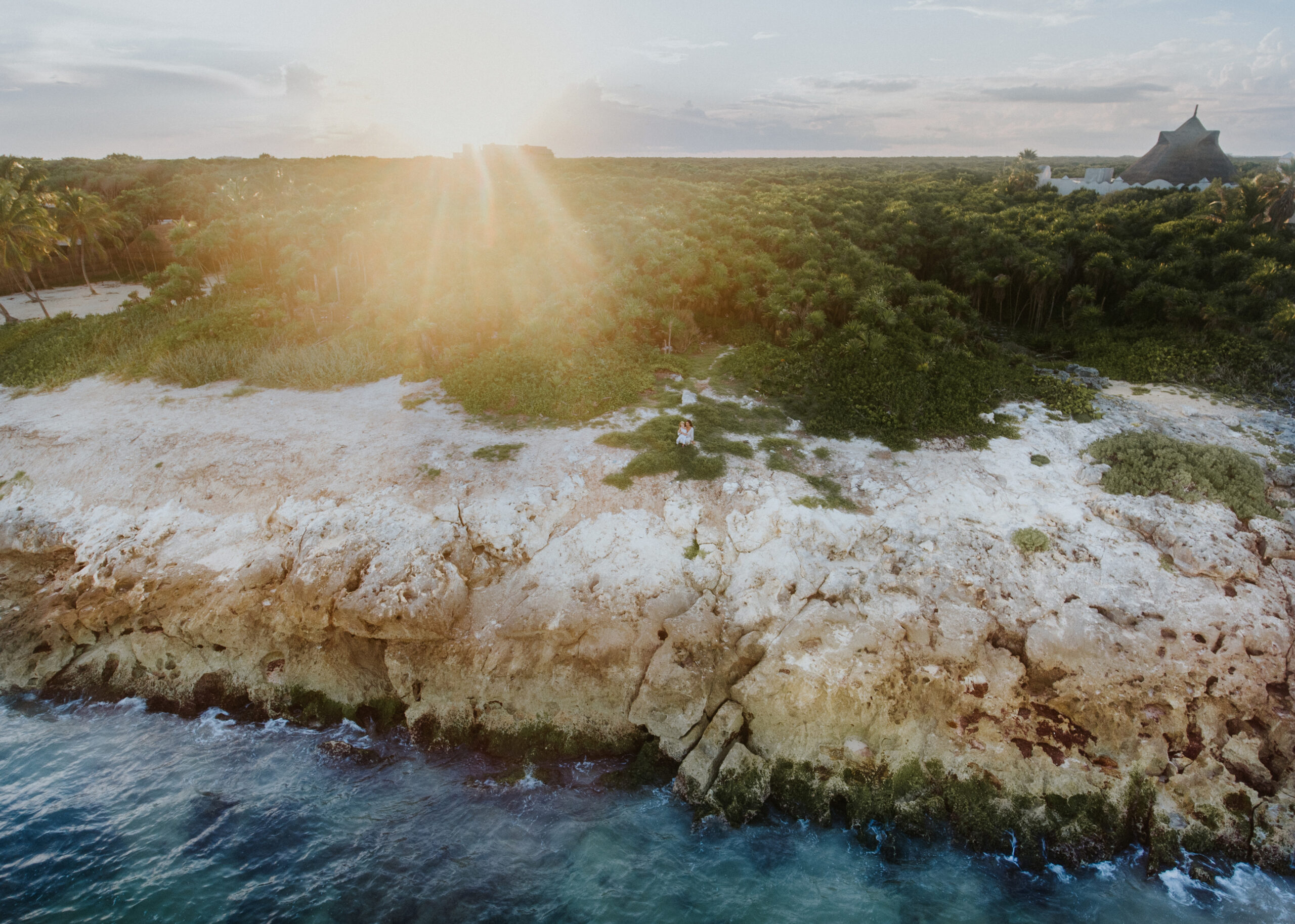 Photoshoot Conquer the Land 2025 — costa Tulum al amanecer